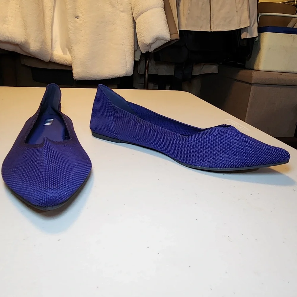 New MIA Women's Dark Blue Izzy FlyKnit Flats Casual Chic Comfortable‎ Breathable